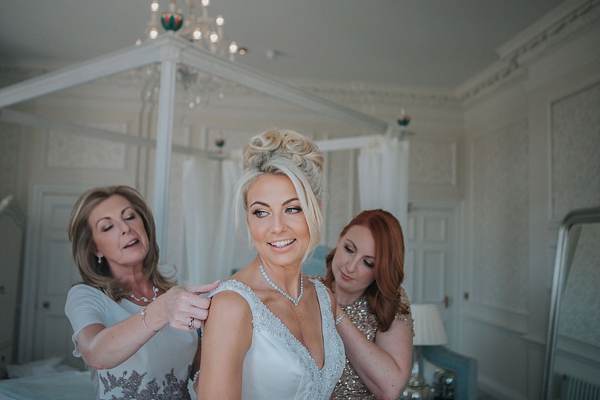 hedsor house wedding photography bride getting ready bridal suite