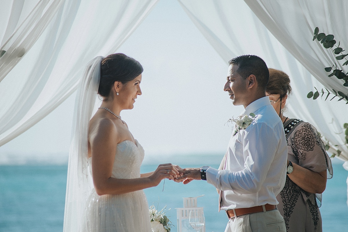 beach wedding mauritius wedding photography