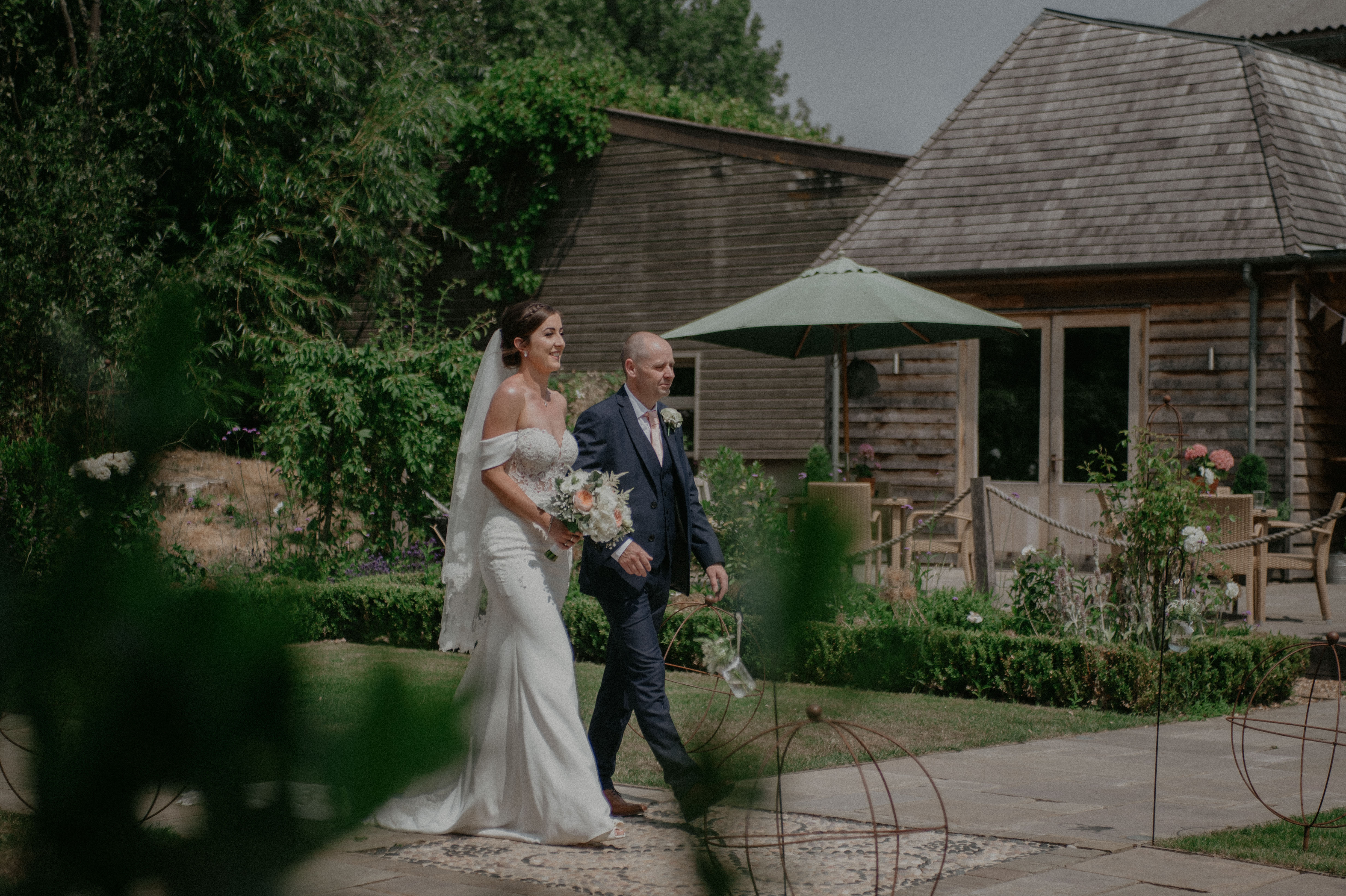 Houchins wedding dad walking daughter down the aisle outdoor wedding