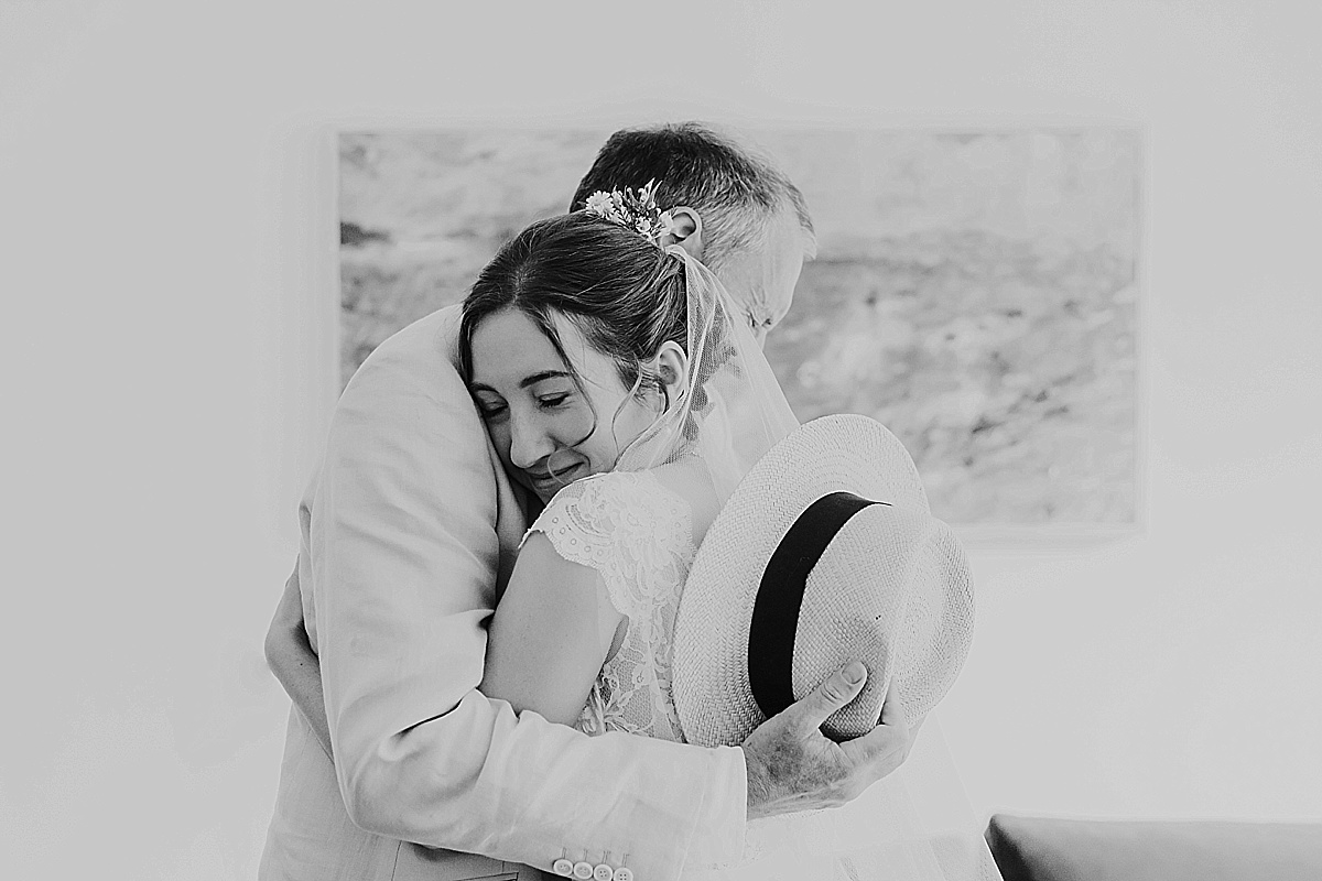 emotional wedding photos